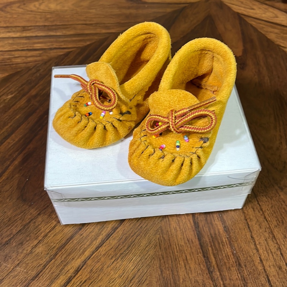 Bastien industries infant shoes size 2